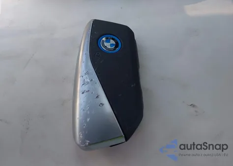 2024 BMW Ix xDrive50 z USA, uszkodzony, nr VIN WB523CF02RCN52082